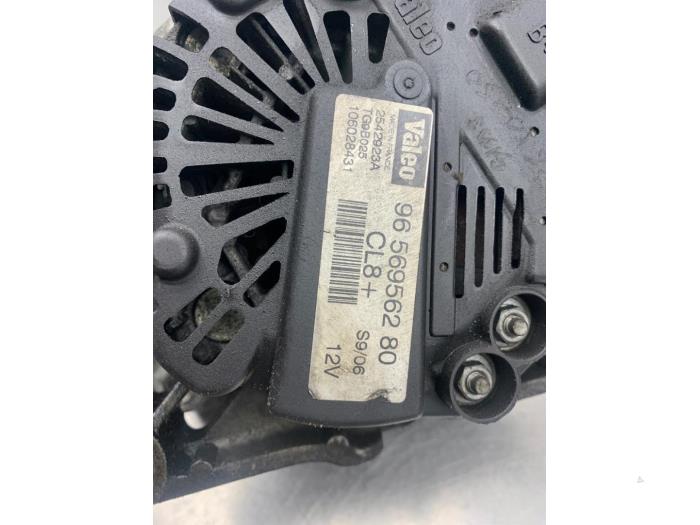 Dynamo van een Peugeot 207/207+ (WA/WC/WM) 1.4 16V 2007