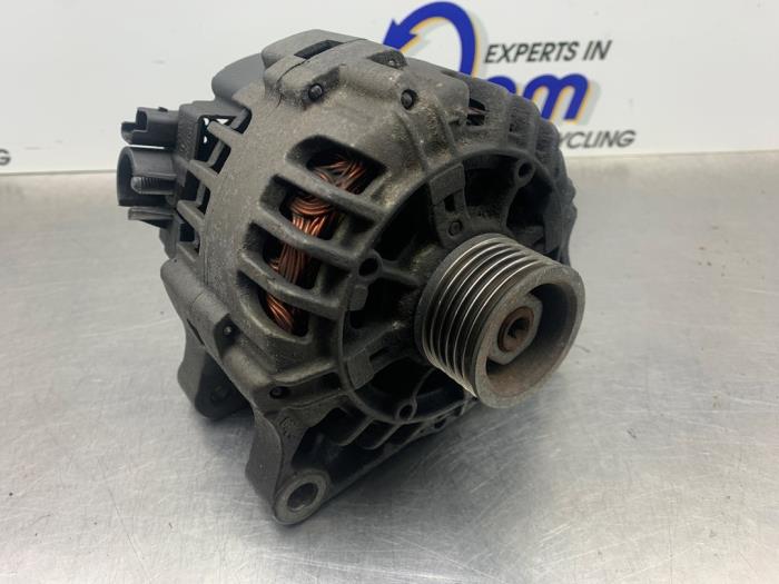 Dynamo van een Peugeot 207/207+ (WA/WC/WM) 1.4 16V 2007
