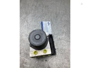 Gebruikte ABS Pomp Mercedes B (W245) 2.0 B-200 16V Turbo Prijs € 150,00 Margeregeling aangeboden door Gebr Opdam B.V.