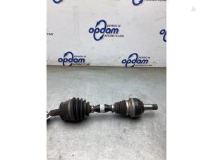 Gebruikte Aandrijfas links-voor Mercedes GLA AMG (156.9) 2.0 45 AMG Turbo 16V Prijs € 250,00 Margeregeling aangeboden door Gebr Opdam B.V.