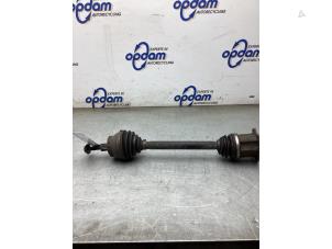 Gebruikte Steekas rechts-voor Audi A4 (B7) 3.2 FSI V6 30V Quattro Prijs € 75,00 Margeregeling aangeboden door Gebr Opdam B.V.