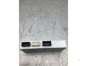 Gebruikte Module Bodycontrol BMW 3 serie Touring (F31) 318d 2.0 16V Prijs € 75,00 Margeregeling aangeboden door Gebr Opdam B.V.