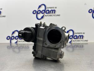 Gebruikte Gasklephuis Nissan Micra (K12) 1.2 16V Prijs € 75,00 Margeregeling aangeboden door Gebr Opdam B.V.