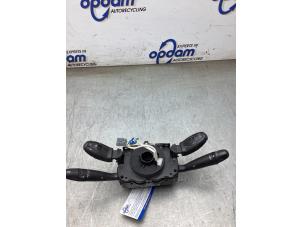 Gebruikte Combischakelaar Stuurkolom Peugeot Partner (GC/GF/GG/GJ/GK) 1.6 BlueHDi 100 Prijs € 150,00 Margeregeling aangeboden door Gebr Opdam B.V.