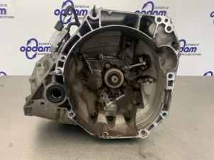 Gebruikte Versnellingsbak Renault Clio IV (5R) 0.9 Energy TCE 90 12V Prijs € 550,00 Margeregeling aangeboden door Gebr Opdam B.V.