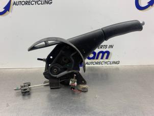 Gebruikte Handremhendel Suzuki Alto 1.0 12V Prijs € 30,00 Margeregeling aangeboden door Gebr Opdam B.V.