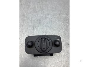 Gebruikte Schakelaar Licht Ford Kuga II (DM2) 1.5 EcoBoost 16V 150 Prijs € 20,00 Margeregeling aangeboden door Gebr Opdam B.V.