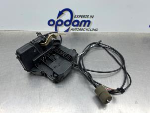 Gebruikte Portierslot Mechaniek 2deurs rechts Mercedes SLK (R171) 1.8 200 K 16V Prijs € 100,00 Margeregeling aangeboden door Gebr Opdam B.V.