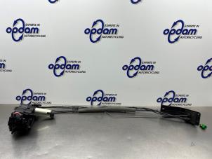 Gebruikte Schuifdeur motor rechts Peugeot 1007 (KM) 1.6 GTI,Gentry 16V Prijs € 350,00 Margeregeling aangeboden door Gebr Opdam B.V.