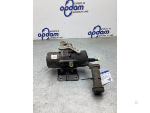 Gebruikte Servopomp Peugeot Partner (GC/GF/GG/GJ/GK) 1.6 BlueHDi 100 Prijs € 250,00 Margeregeling aangeboden door Gebr Opdam B.V.