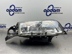 Gebruikte Koplamp rechts Volvo S80 (TR/TS) 2.4 T Turbo 20V Prijs € 65,00 Margeregeling aangeboden door Gebr Opdam B.V.