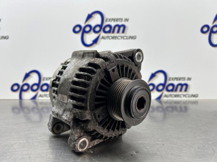 Gebruikte Dynamo Kia Carens III (FG) 2.0i CVVT 16V Prijs € 75,00 Margeregeling aangeboden door Gebr Opdam B.V.