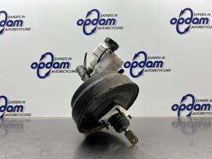 Gebruikte Rembol Kia Carens III (FG) 2.0i CVVT 16V Prijs € 150,00 Margeregeling aangeboden door Gebr Opdam B.V.