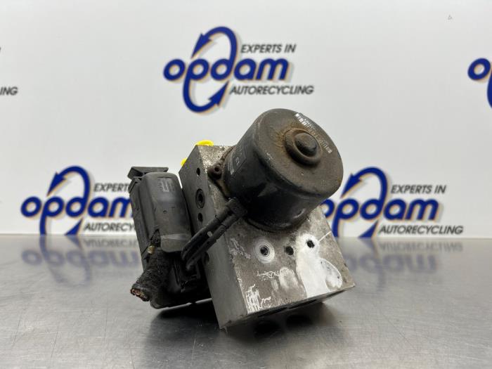 Gebruikte ABS Pomp Volkswagen Golf IV (1J1) 2.3 V5 GTI Prijs € 99,00 Margeregeling aangeboden door Gebr Opdam B.V.