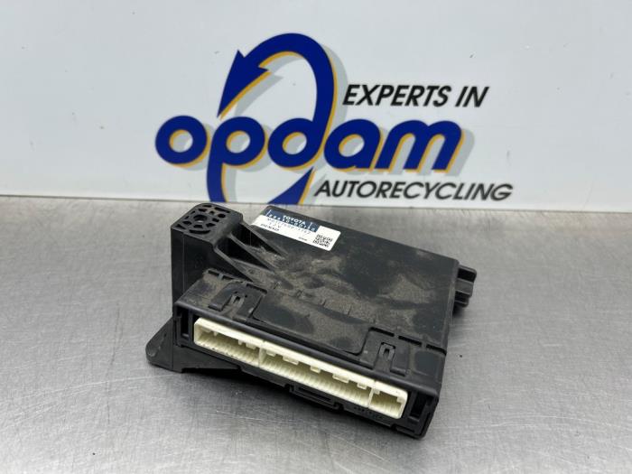 Gebruikte Koeling Module Toyota Yaris II (P9) 1.3 16V VVT-i Prijs € 50,00 Margeregeling aangeboden door Gebr Opdam B.V.