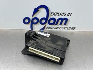 Gebruikte Computer Airco Toyota Yaris II (P9) 1.3 16V VVT-i Prijs € 50,00 Margeregeling aangeboden door Gebr Opdam B.V.