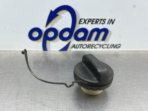 Gebruikte Tankdop Toyota Yaris II (P9) 1.3 16V VVT-i Prijs € 20,00 Margeregeling aangeboden door Gebr Opdam B.V.