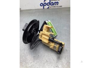 Gebruikte Tank element Pomp Mercedes C Estate (S205) C-180 BlueTEC, C-180 d 1.6 16V Prijs € 75,00 Margeregeling aangeboden door Gebr Opdam B.V.