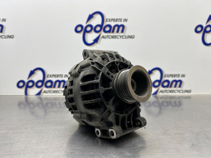 Gebruikte Alternator Renault Megane (EA) 2.0i 16V Prijs € 50,00 Margeregeling aangeboden door Gebr Opdam B.V.