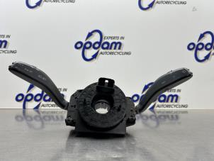 Gebruikte Combischakelaar Stuurkolom Volkswagen Polo IV (9N1/2/3) 1.4 16V Prijs € 90,75 Inclusief btw aangeboden door Gebr Opdam B.V.