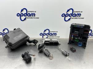 Gebruikte Slotenset Cilinder (compleet) Citroen C4 Cactus (0B/0P) 1.2 PureTech 82 12V Prijs € 250,00 Margeregeling aangeboden door Gebr Opdam B.V.