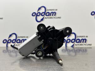 Gebruikte Ruitenwissermotor achter Fiat 500C (312) 0.9 TwinAir 80 Prijs € 50,00 Margeregeling aangeboden door Gebr Opdam B.V.