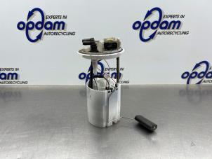 Gebruikte Benzinepomp Fiat 500C (312) 0.9 TwinAir 80 Prijs € 50,00 Margeregeling aangeboden door Gebr Opdam B.V.