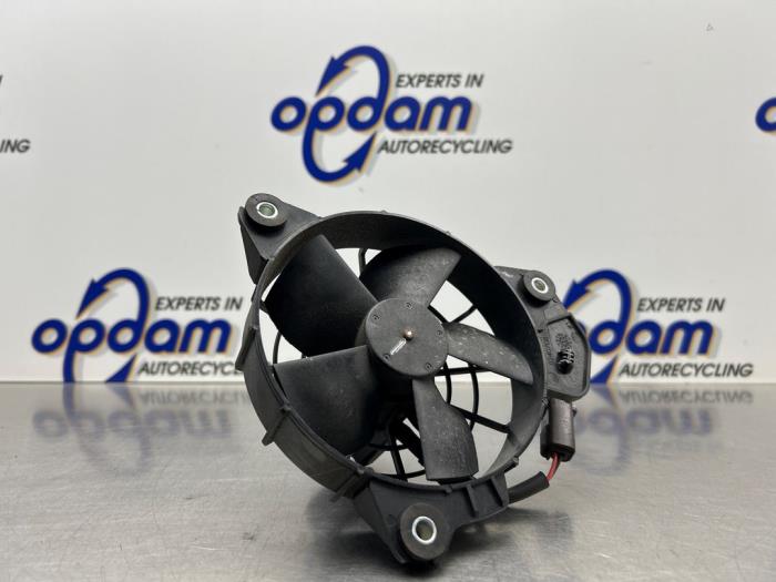 Gebruikte Vin Smart Fortwo Coupé (453.3) 1.0 12V Prijs € 50,00 Margeregeling aangeboden door Gebr Opdam B.V.