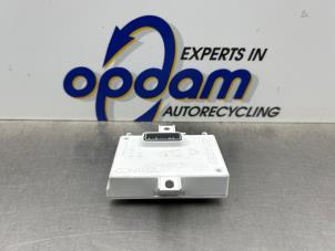 Gebruikte Radio module Smart Fortwo Coupé (453.3) 1.0 12V Prijs € 50,00 Margeregeling aangeboden door Gebr Opdam B.V.