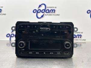 Gebruikte Radio Smart Fortwo Coupé (453.3) 1.0 12V Prijs € 150,00 Margeregeling aangeboden door Gebr Opdam B.V.
