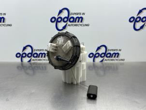 Gebruikte Benzinepomp Smart Fortwo Coupé (453.3) 1.0 12V Prijs € 75,00 Margeregeling aangeboden door Gebr Opdam B.V.