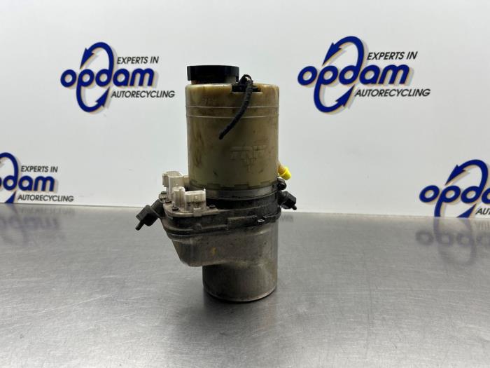 Gebruikte Servopomp Opel Vectra C 2.2 16V Prijs € 125,00 Margeregeling aangeboden door Gebr Opdam B.V.