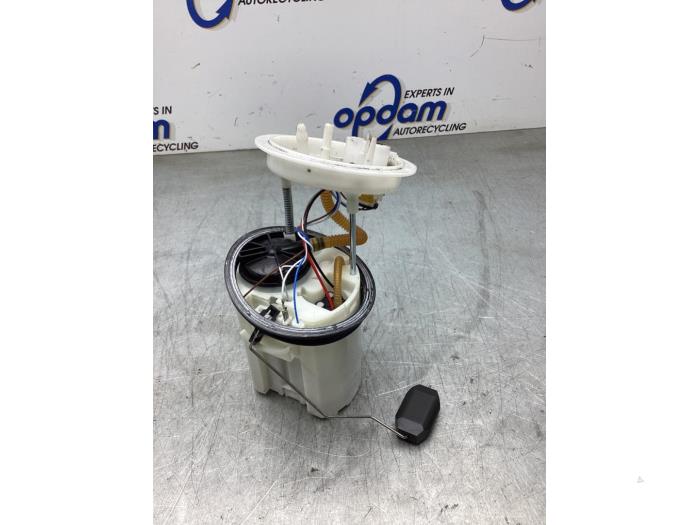 Gebruikte Benzinepomp Volkswagen Polo VI (AW1) 1.0 12V BlueMotion Technology Prijs € 125,00 Margeregeling aangeboden door Gebr Opdam B.V.