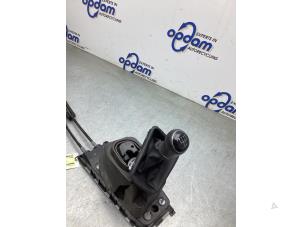 Gebruikte Versnellingsbak Bedieningskabel Volkswagen Polo VI (AW1) 1.0 12V BlueMotion Technology Prijs € 150,00 Margeregeling aangeboden door Gebr Opdam B.V.