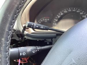 Gebruikte Licht + Raw Schakelaar Mercedes C (W203) 2.0 C-180 16V Prijs € 35,00 Margeregeling aangeboden door Gebr Opdam B.V.