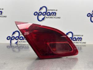 Gebruikte Achterlicht links Opel Astra J (PC6/PD6/PE6/PF6) 1.4 Turbo 16V Prijs € 35,00 Margeregeling aangeboden door Gebr Opdam B.V.