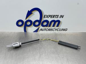 Gebruikte Keyless entry antenne Nissan Qashqai (J11) 1.2 DIG-T 16V Prijs € 20,00 Margeregeling aangeboden door Gebr Opdam B.V.