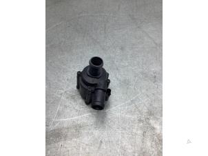 Gebruikte Extra waterpomp Audi Q7 (4MB/4MG) 3.0 TDI V6 24V e-tron plug-in hybrid Prijs € 60,50 Inclusief btw aangeboden door Gebr Opdam B.V.