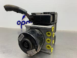 Gebruikte ABS Pomp Ford Focus 2 Wagon 1.6 16V Prijs € 100,00 Margeregeling aangeboden door Gebr Opdam B.V.