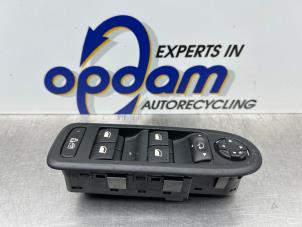 Gebruikte Ruit schakelaar elektrisch Peugeot 308 (4A/C) 1.6 VTI 16V Prijs € 60,00 Margeregeling aangeboden door Gebr Opdam B.V.