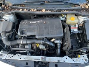 Gebruikte Luchtfilterhuis Opel Astra J Sports Tourer (PD8/PE8/PF8) 1.7 CDTi 16V Prijs op aanvraag aangeboden door Gebr Opdam B.V.