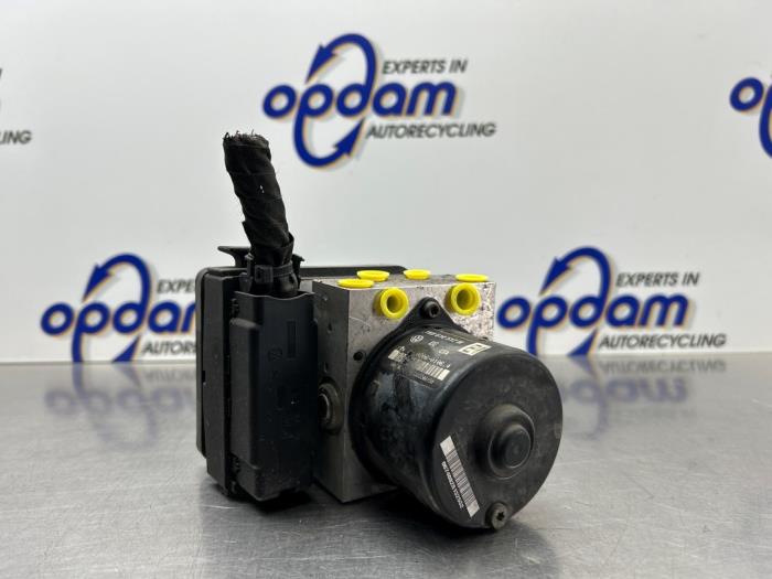 Gebruikte ABS Pomp Volkswagen Golf V (1K1) 1.4 FSI 16V Prijs € 150,00 Margeregeling aangeboden door Gebr Opdam B.V.