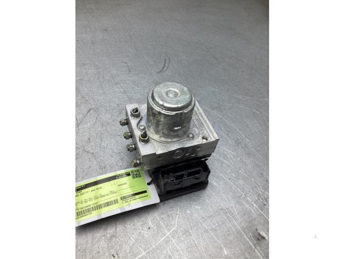 Gebruikte ABS Pomp Honda Jazz (GE6/GE8/GG/GP) 1.3 VTEC 16V Hybrid Prijs € 200,00 Margeregeling aangeboden door Gebr Opdam B.V.