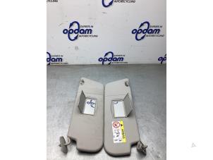 Gebruikte Zonneklep Ford Transit Custom 2.2 TDCi 16V Prijs € 60,50 Inclusief btw aangeboden door Gebr Opdam B.V.