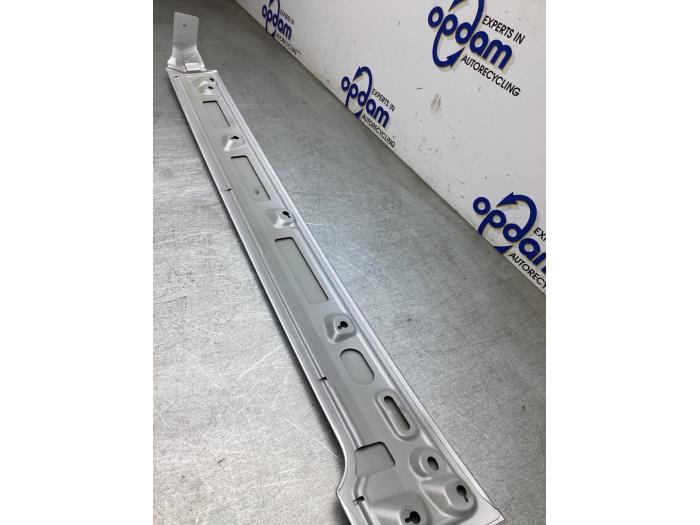 Sierstrip van een Ford Transit Custom 2.0 EcoBlue 170 2024