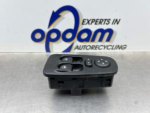 Gebruikte Raam schakelaar elektrisch Lancia Ypsilon (843) 1.2 Prijs € 50,00 Margeregeling aangeboden door Gebr Opdam B.V.