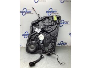 Gebruikte Raammechaniek 4Deurs links-voor Mercedes GLE AMG Coupe (C292) 3.0 43 AMG V6 24V Turbo 4-Matic Prijs € 250,00 Margeregeling aangeboden door Gebr Opdam B.V.