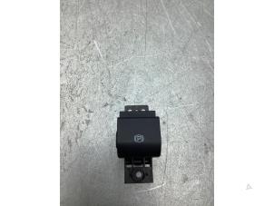 Gebruikte Handrem schakelaar Ford Transit Custom 2.0 EcoBlue 170 Prijs € 36,30 Inclusief btw aangeboden door Gebr Opdam B.V.