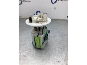 Gebruikte Benzinepomp Mercedes GLE AMG Coupe (C292) 3.0 43 AMG V6 24V Turbo 4-Matic Prijs € 300,00 Margeregeling aangeboden door Gebr Opdam B.V.