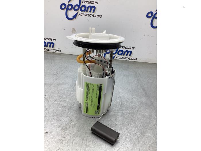 Gebruikte Benzinepomp Skoda Fabia III (NJ3) 1.0 12V Prijs € 75,00 Margeregeling aangeboden door Gebr Opdam B.V.